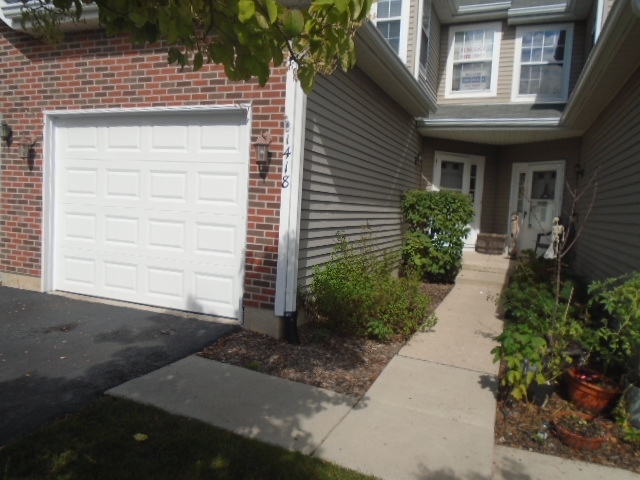 property at 1418 Grandview Ct