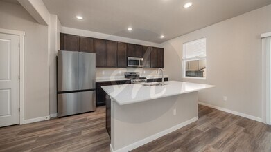 5233 Roundhouse Dr in Colorado Springs, CO - Building Photo - Building Photo