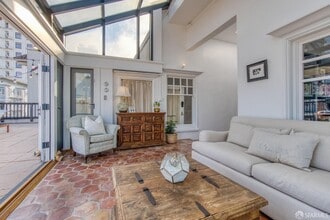 1244 Washington St in San Francisco, CA - Building Photo - Building Photo