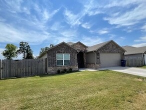 2506 E Fennec St in Siloam Springs, AR - Building Photo - Building Photo