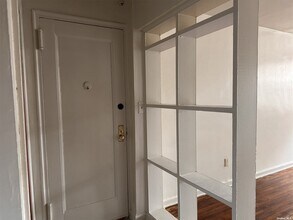 100 Division-Unit -1 A in Levittown, NY - Building Photo - Building Photo