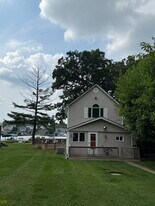 1809 N Woodlawn Park Ave in McHenry, IL - Building Photo