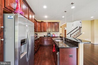 1525 Rabbit Hollow Pl in Silver Spring, MD - Building Photo - Building Photo