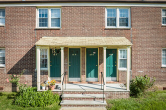 Riverview Gardens in North Arlington, NJ - Building Photo - Building Photo