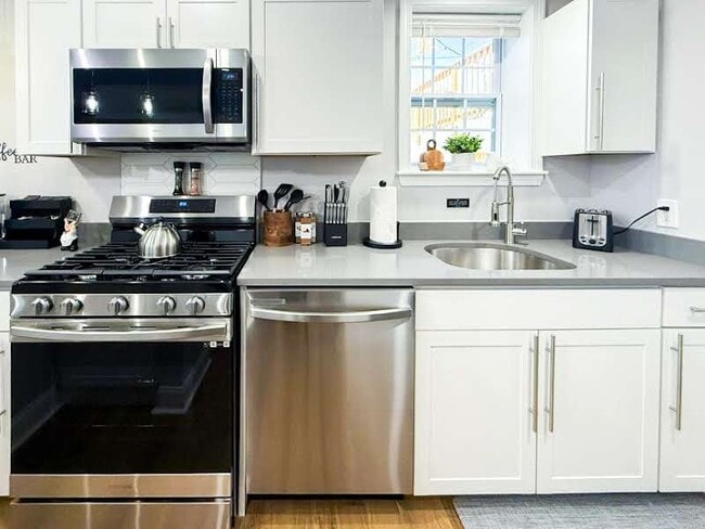 12 Nashua St, Unit 2 in Fitchburg, MA - Foto de edificio - Building Photo