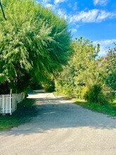 905 W Rockland Rd in Lake Bluff, IL - Building Photo - Building Photo