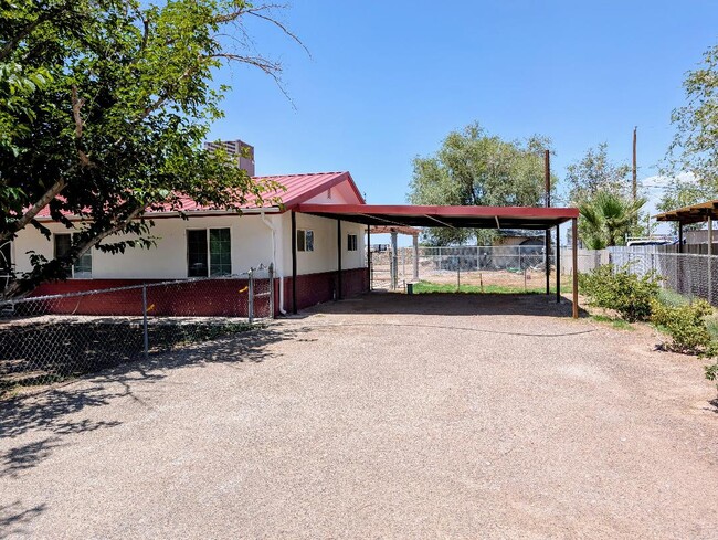 1073 Miss Bev Ave in El Paso, TX - Building Photo - Building Photo