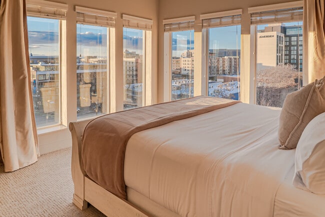241 W 200 S in Salt Lake City, UT - Building Photo - Building Photo