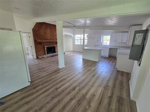 9541 Round Lk Dr in Spring Hill, FL - Building Photo - Building Photo
