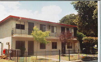 877 N Orange Grove Blvd Apartments