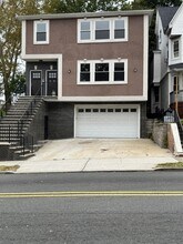 61 N Grove St, Unit 1L in East Orange, NJ - Building Photo - Building Photo