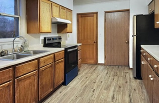 1345 Arkwright St N in St. Paul, MN - Building Photo