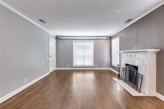 1128 N Riverside Dr in Fort Worth, TX - Building Photo - Building Photo