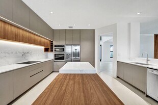 4100 E Gardenia Ave in Weston, FL - Building Photo