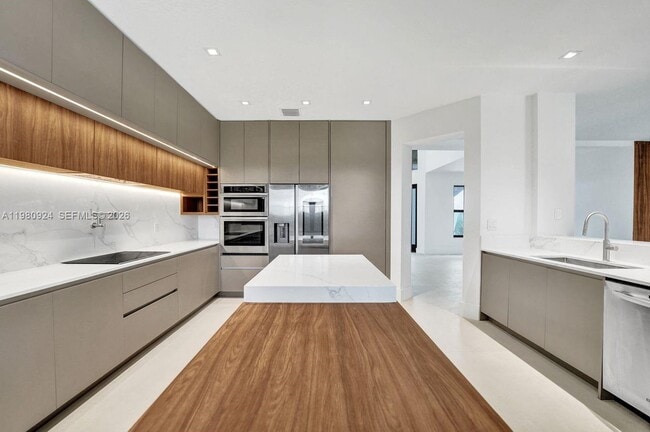 property at 4100 E Gardenia Ave