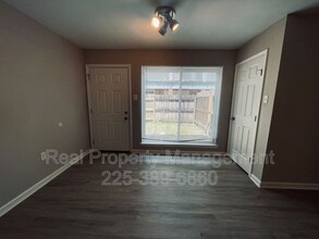 3250 King Bradford Dr in Baton Rouge, LA - Building Photo - Building Photo