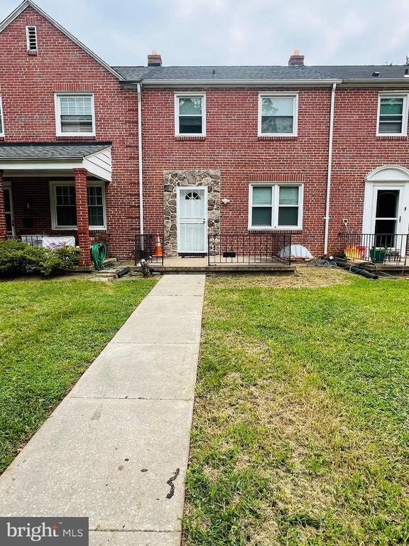 property at 3925 Rexmere Rd