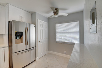 6650 S Oriole Blvd-Unit -301 in Delray Beach, FL - Building Photo - Building Photo
