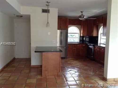 9008 Collins Ave-Unit -301 in Surfside, FL - Building Photo - Building Photo