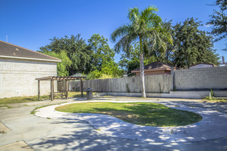 South Pointe in McAllen, TX - Building Photo - Building Photo