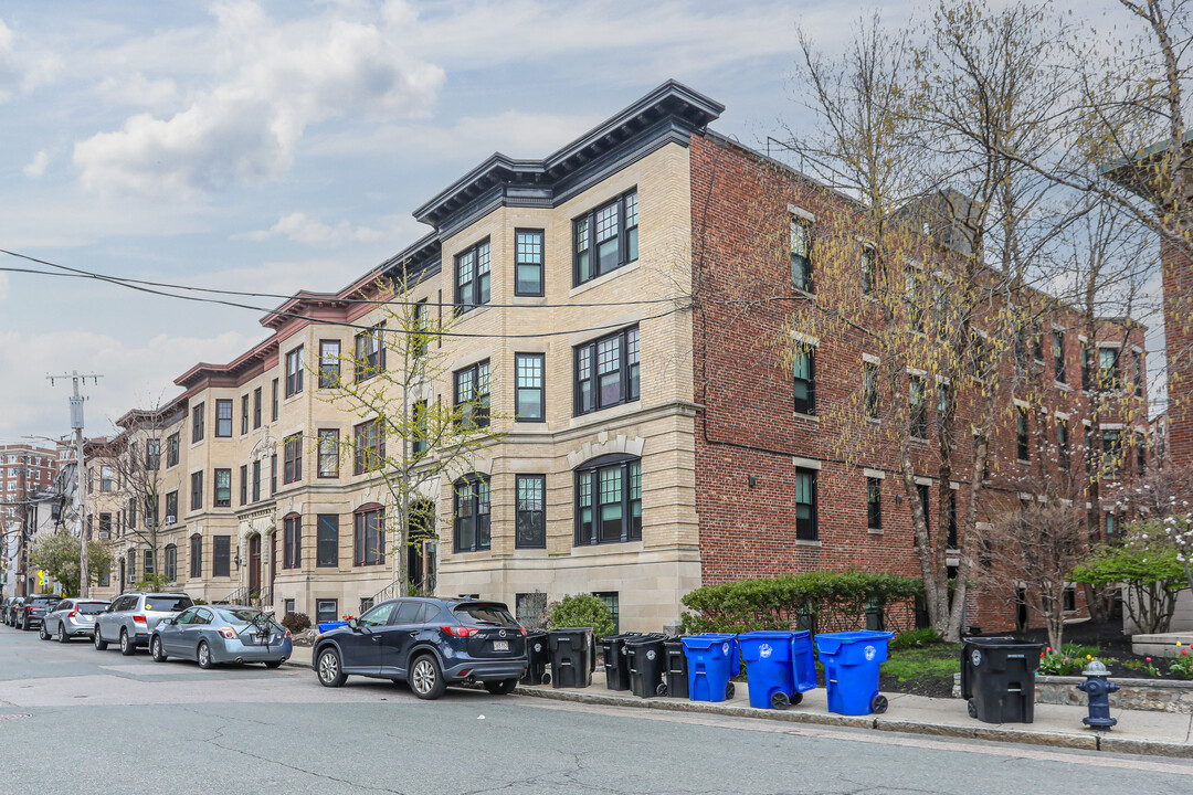 93 Marion St in Brookline, MA - Building Photo