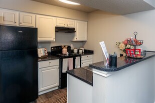 GARDEN GATE PLANO in Plano, TX - Building Photo