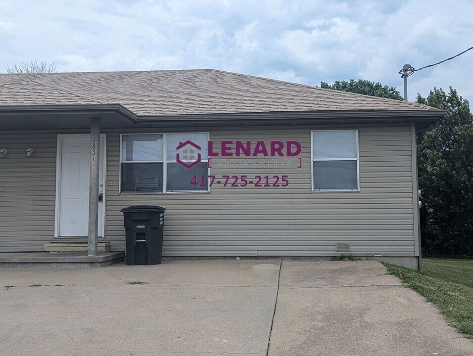1831 E Laverne St in Bolivar, MO - Building Photo