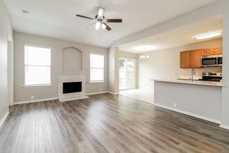 3317 Bentgate Ct in Denton, TX - Foto de edificio - Building Photo