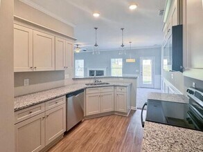 121 Liberty Bell Dr in Cartersville, GA - Building Photo - Building Photo