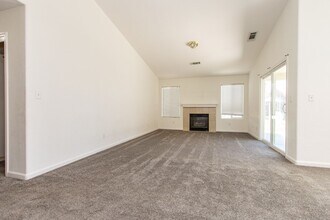 2106 Little Sandy Dr in Merced, CA - Building Photo - Building Photo