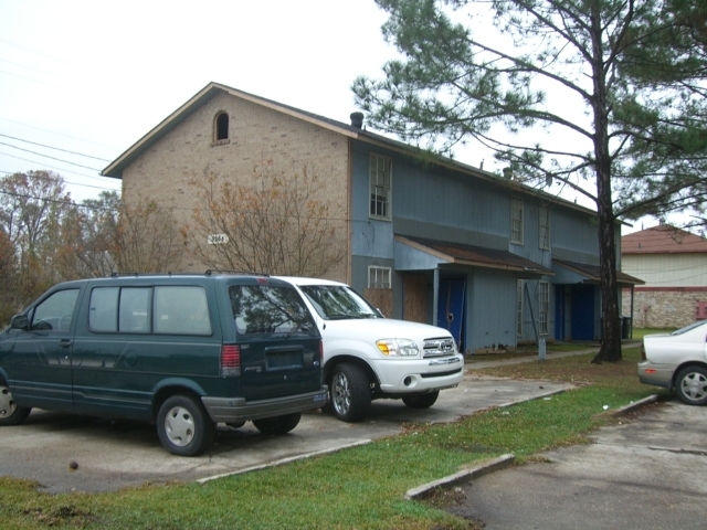 5564 Regatta Dr in Baton Rouge, LA - Foto de edificio