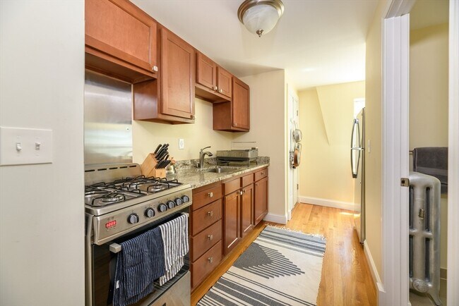 49 Laurel St in Somerville, MA - Building Photo - Building Photo