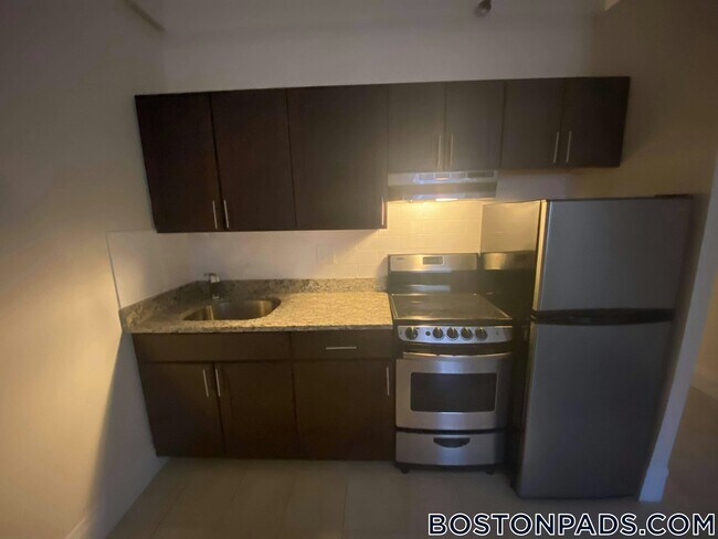 62 Boylston St, Unit 823 in Boston, MA - Building Photo - Building Photo