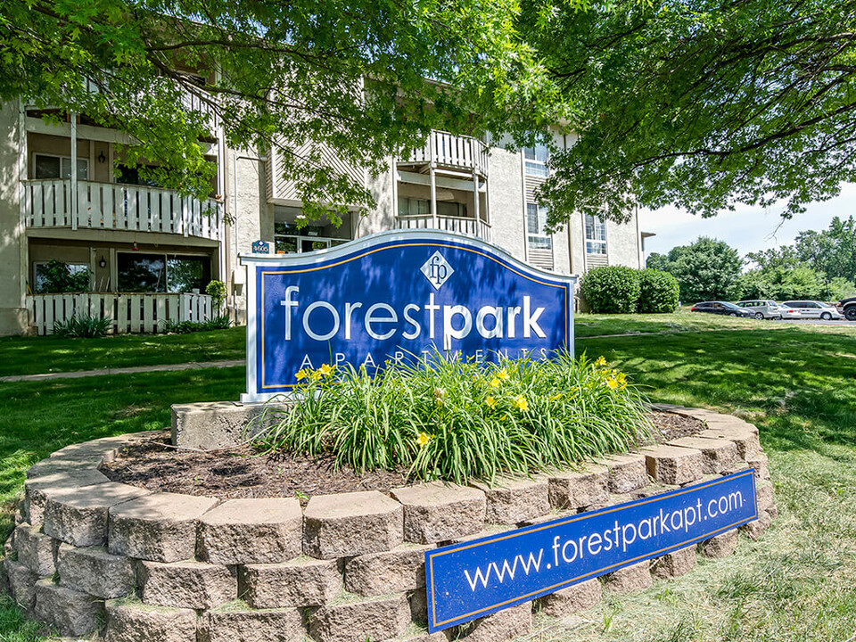 Forest Park Apartments in Kansas City, MO - Building Photo