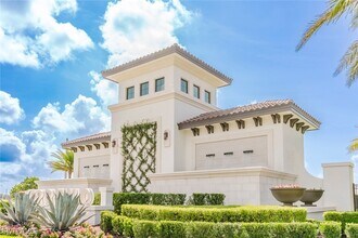 1954 Fresno Ave in Naples, FL - Building Photo - Building Photo
