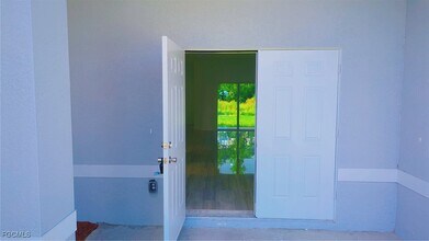 927 Bolivia Dr in Lehigh Acres, FL - Building Photo - Building Photo