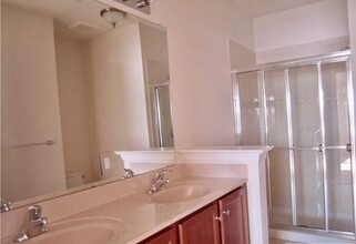 531 E Celebration Way, Unit 531 in South Plainfield, NJ - Building Photo - Building Photo