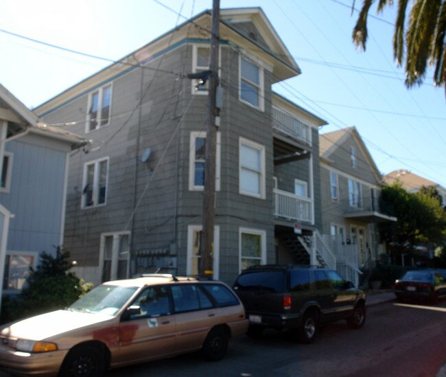 Point Richmond Apartments in Richmond, CA - Building Photo - Building Photo