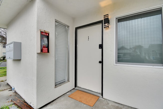 1104 F St, Unit 1 in Marysville, CA - Building Photo - Building Photo