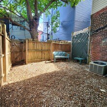 2907 W Girard Ave in Philadelphia, PA - Building Photo - Building Photo