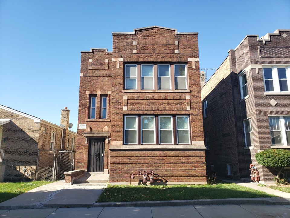 8230 S Ada St in Chicago, IL - Building Photo