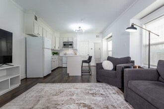 406 Pecore St in Houston, TX - Building Photo - Building Photo