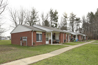 Andover Apartments in Andover, OH - Building Photo - Building Photo