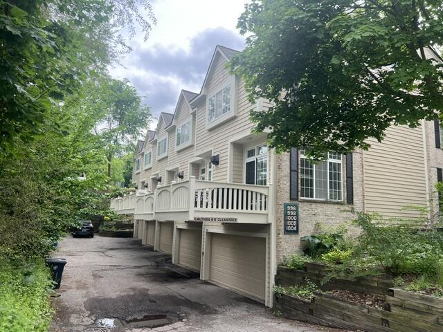 property at 998 Catherine St