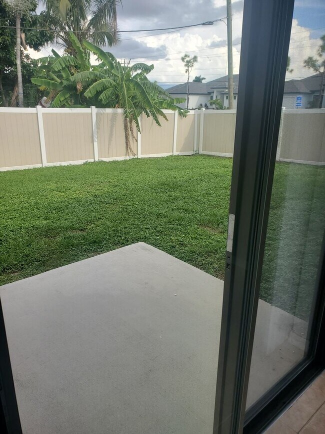 3935 Chiquita Blvd S in Cape Coral, FL - Building Photo - Building Photo