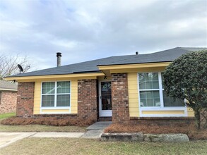 4 Peach Blossom Cir in Savannah, GA - Building Photo - Building Photo