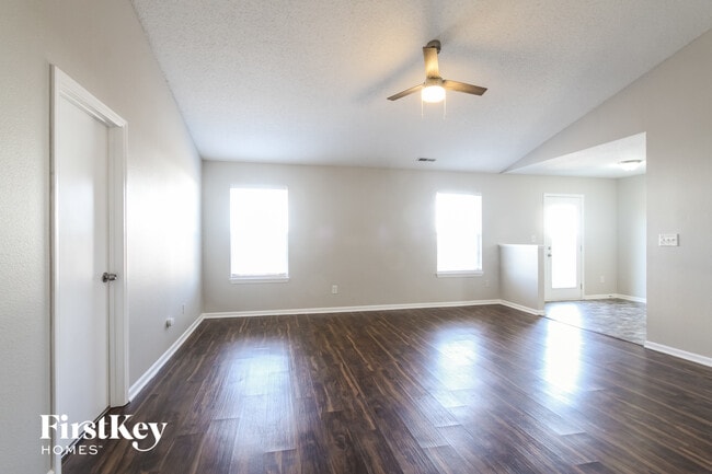 9762 Trail Dr in Avon, IN - Building Photo - Building Photo