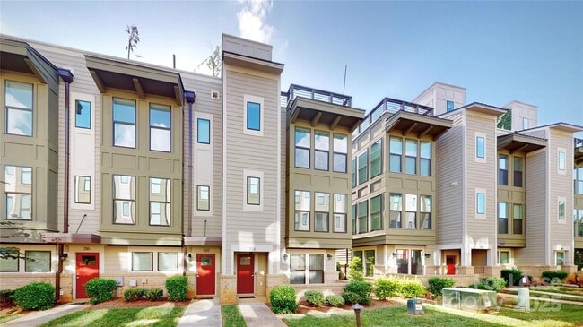 property at 324 Uptown W Dr