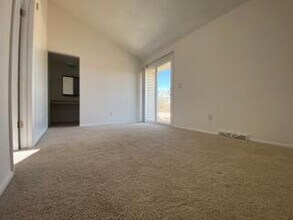 4240 E Maplewood Way in Centennial, CO - Building Photo - Building Photo