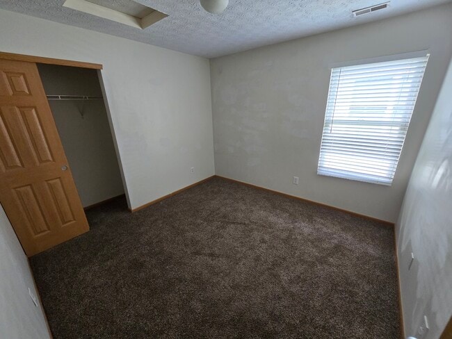 5494 Lanterns Way in Orient, OH - Building Photo - Building Photo